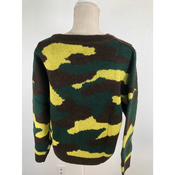 Yummy Sweater Co. Camo Easy Crewneck Cropped Sweater - M - Picture 5 of 6
